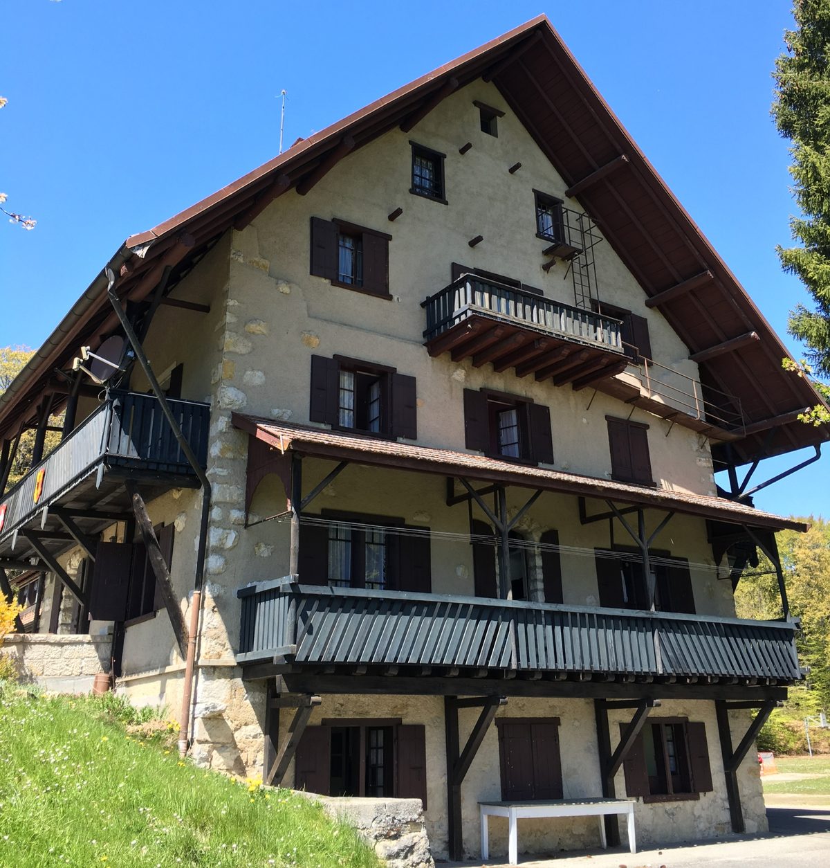 Le bâtiment principal de Colonie Vivre